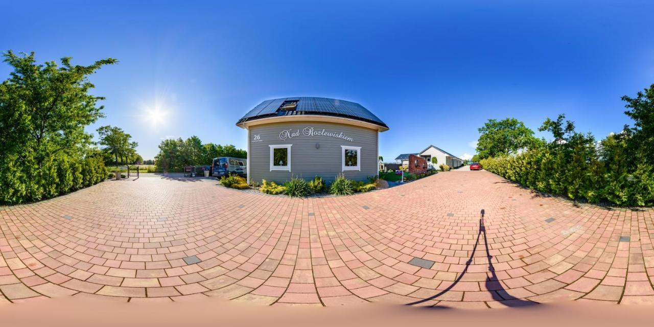 Domki Nad Rozlewiskiem Basen, Malpi Gaj W Swietlicy - Wszystko Dla Dzieci Sarbinowo Extérieur photo